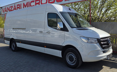 Mercedes Sprinter photo 1