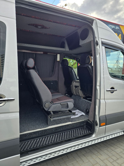 Mercedes Sprinter photo 9