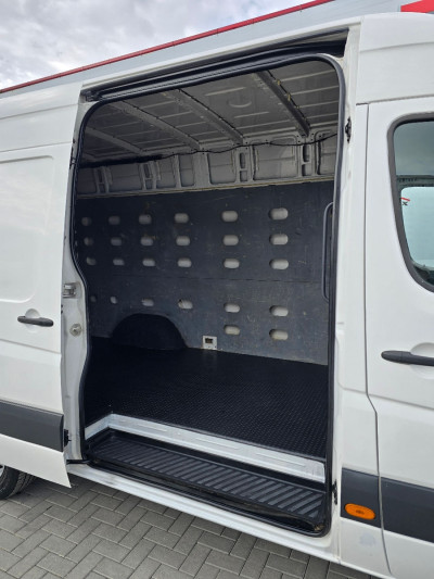 Volkswagen Crafter photo 9
