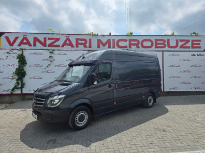 Mercedes Sprinter photo