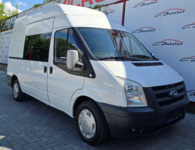 Ford Transit photo 1