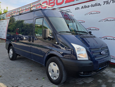 Ford Transit photo 1