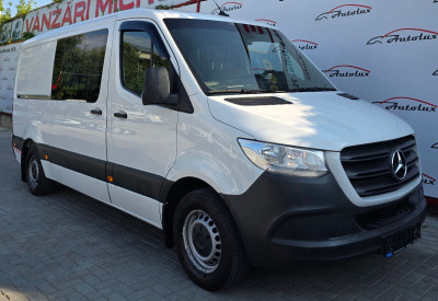 Mercedes Sprinter photo 1